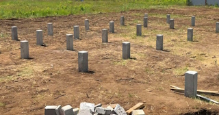 Фундамент на забивных жб сваях под ключ в Костомукше - фундамент из забивных железобетонных свай цена от 3202 руб/м2