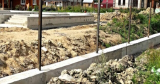 Фундамент под забор заказать в Костомукше - заливка фундамента для забора | от 1575 за п.м.